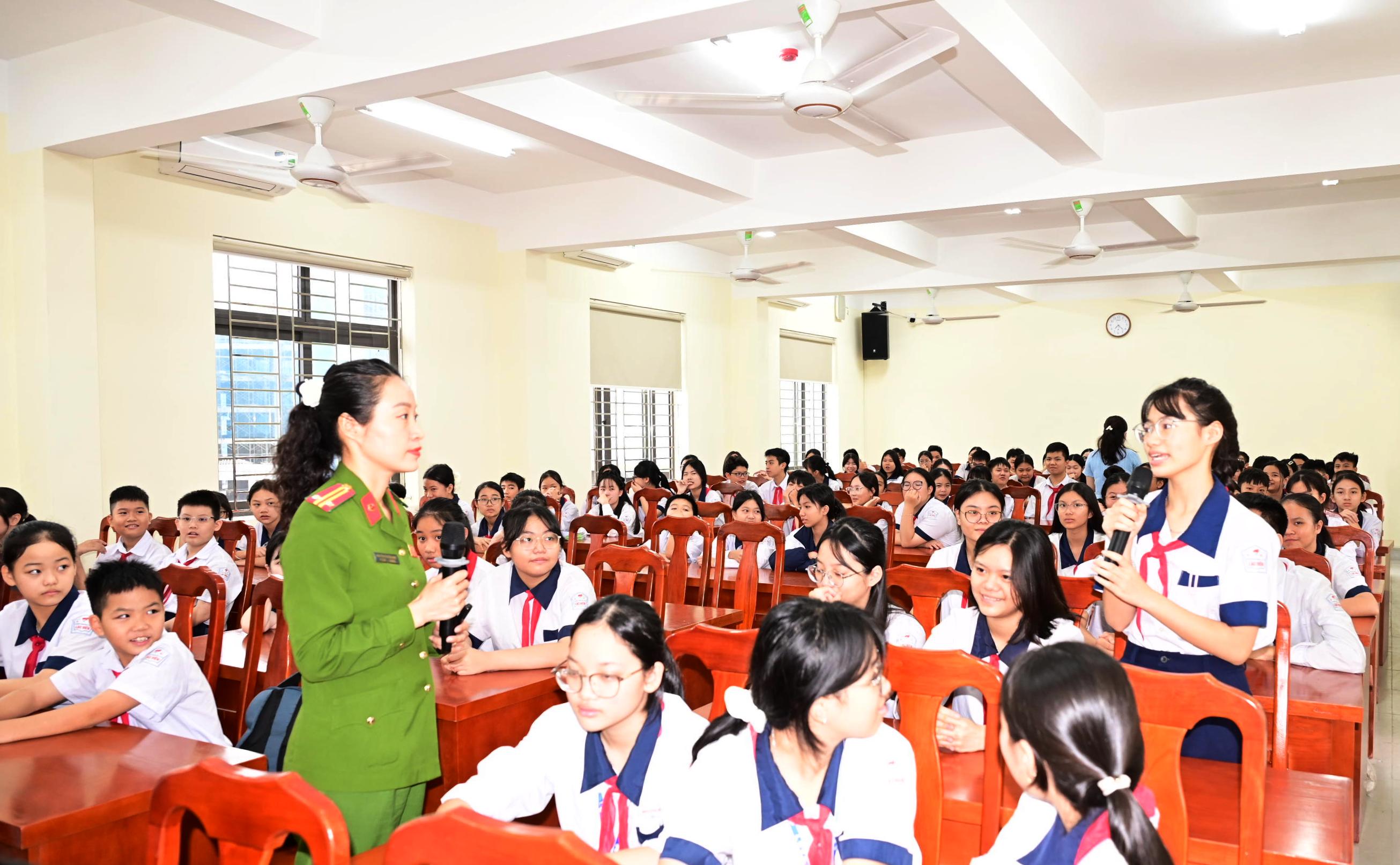 Công an phường Ngô Quyền: Phối hợp tổ chức hoạt động “Ngày thế giới tưởng niệm các nạn nhân tử vong vì tai nạn giao thông